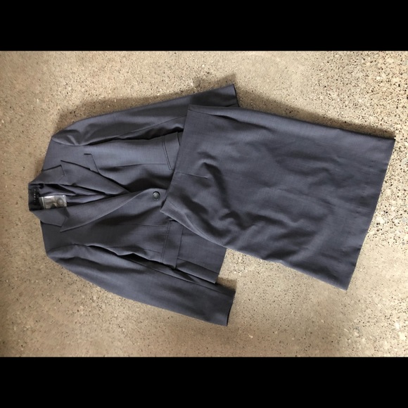 ❌SOLD❌Theory Wool Blazer and Skirt Set - Picture 7 of 15